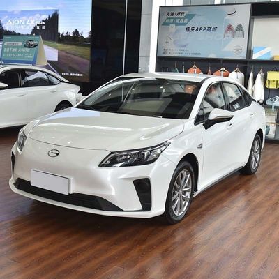 Aion S 580 Xuan Electric Car Closed Body Type White Exterior Color 460 Km Range for Adult